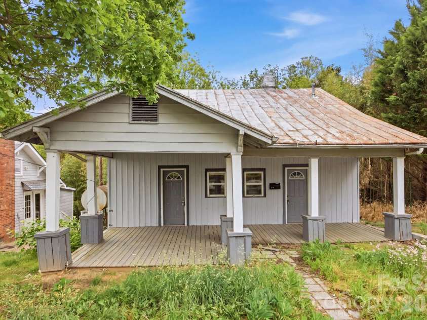 712 Conley Place, Lenoir, NC 28645.  MLS# CAR4376258, YatesRealty ID 22698. 