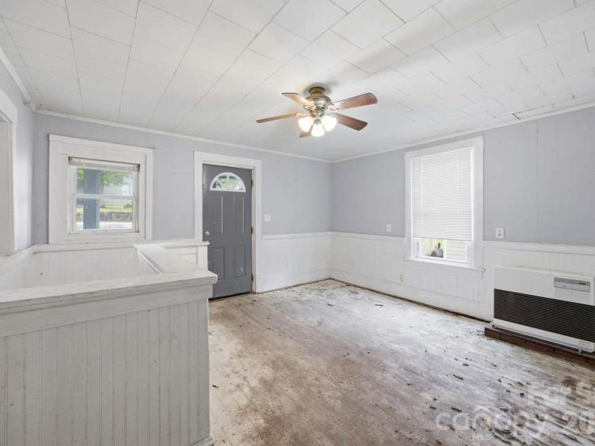 712 Conley Place, Lenoir, NC 28645.  MLS# CAR4376258, YatesRealty ID 22698. 