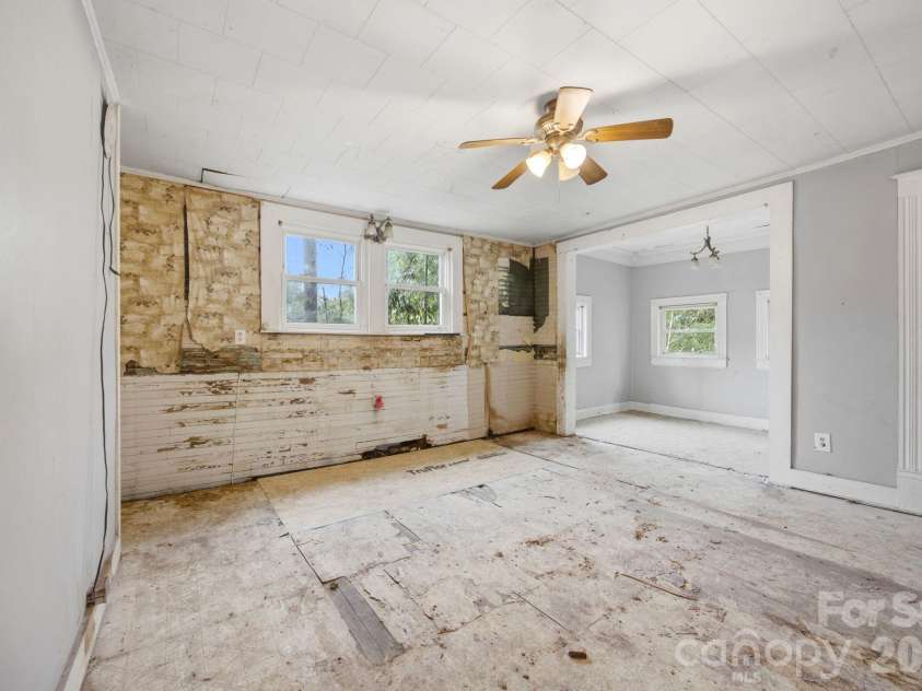 712 Conley Place, Lenoir, NC 28645.  MLS# CAR4376258, YatesRealty ID 22698. 