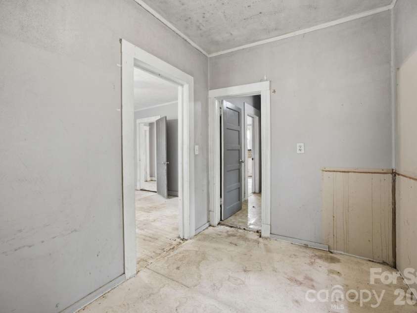 712 Conley Place, Lenoir, NC 28645.  MLS# CAR4376258, YatesRealty ID 22698. 