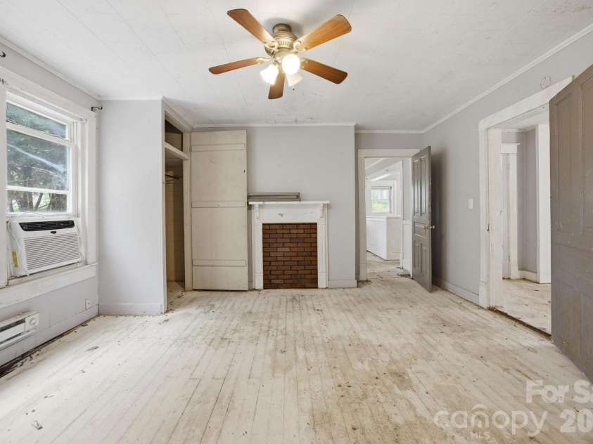 712 Conley Place, Lenoir, NC 28645.  MLS# CAR4376258, YatesRealty ID 22698. 
