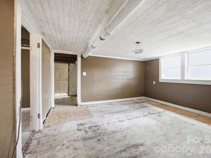 712 Conley Place, Lenoir, NC 28645.  MLS# CAR4376258, YatesRealty ID 22698. 