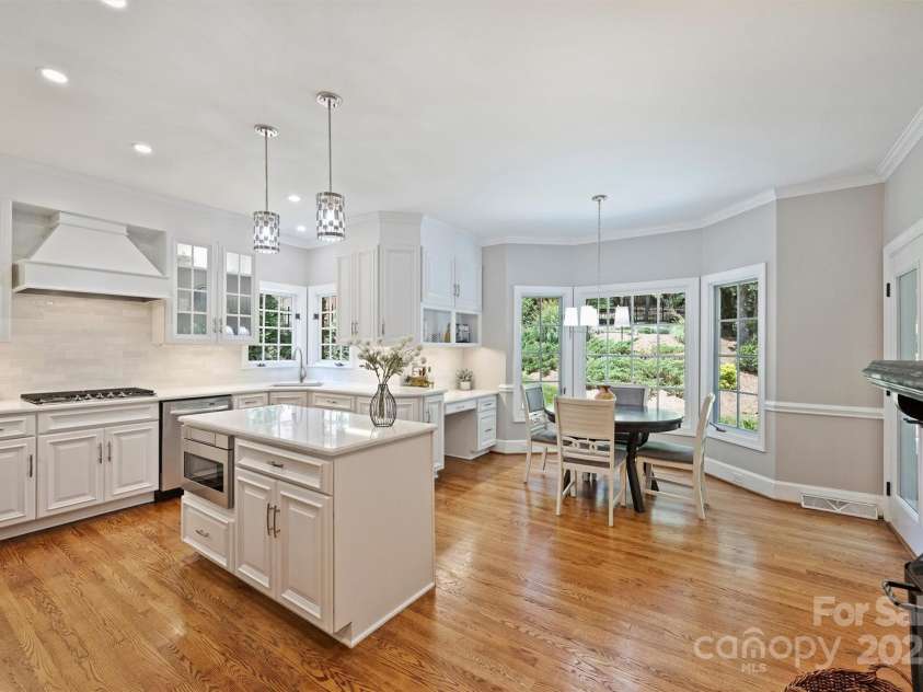 2317 Houston Branch Road, Charlotte, NC 28270.  MLS# CAR4272104, YatesRealty ID 22700. Kitchen/Breakfast Room