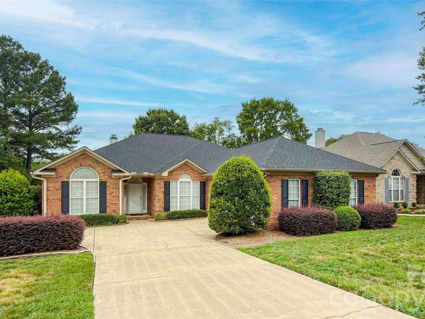 580 Gatsby Place, Concord, NC 28027.  MLS# CAR4359128, YatesRealty ID 22700. 