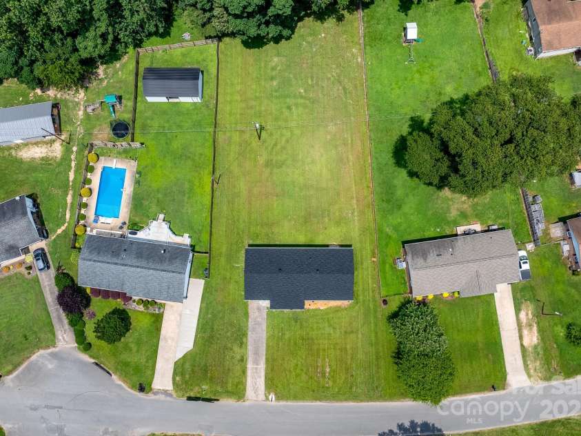 2610 Fairgreen Drive, Gastonia, NC 28056.  MLS# CAR4273614, YatesRealty ID 22701. 