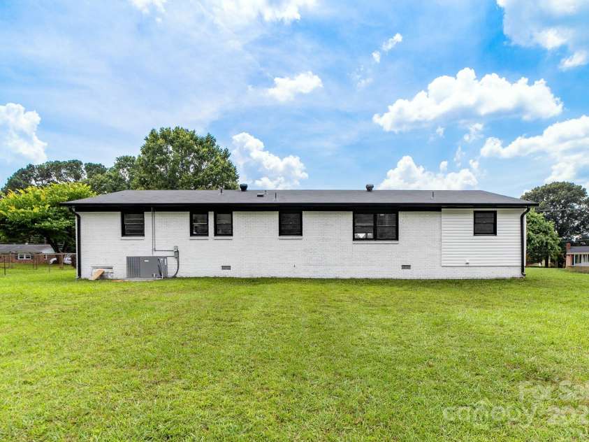 2610 Fairgreen Drive, Gastonia, NC 28056.  MLS# CAR4273614, YatesRealty ID 22701. 