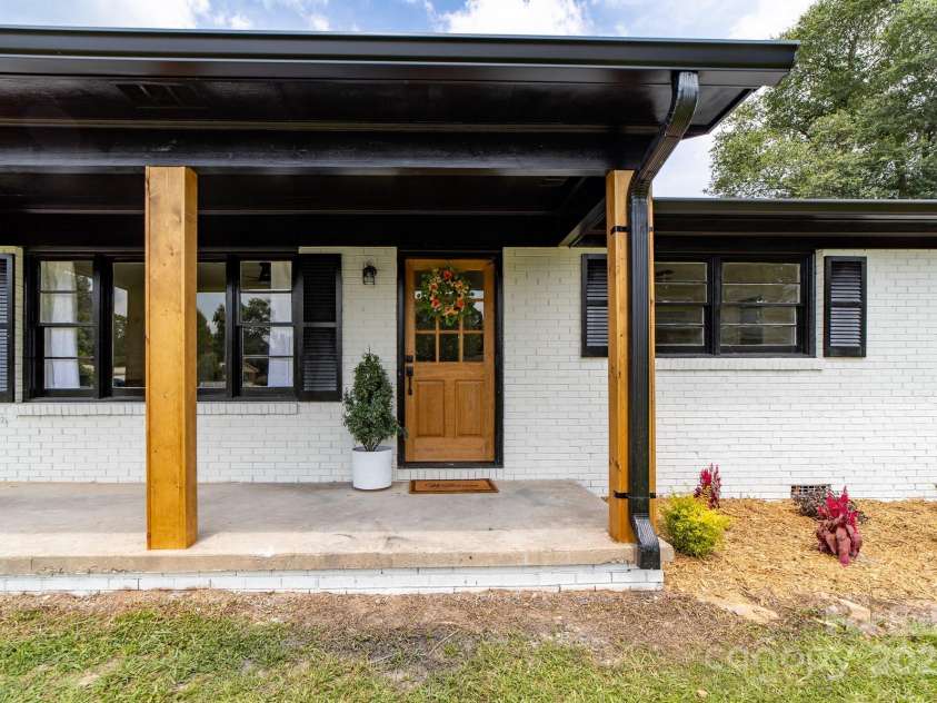 2610 Fairgreen Drive, Gastonia, NC 28056.  MLS# CAR4273614, YatesRealty ID 22701. 