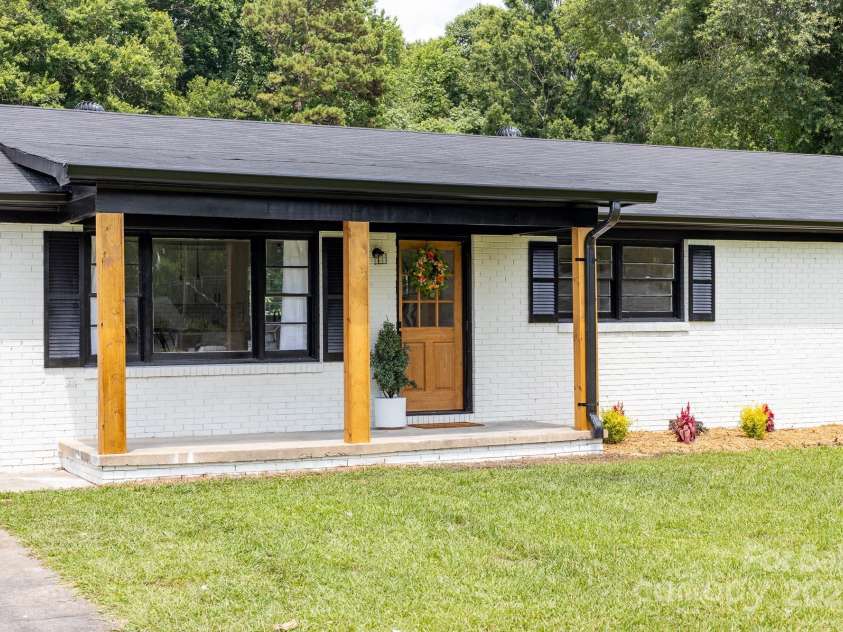 2610 Fairgreen Drive, Gastonia, NC 28056.  MLS# CAR4273614, YatesRealty ID 22701. 