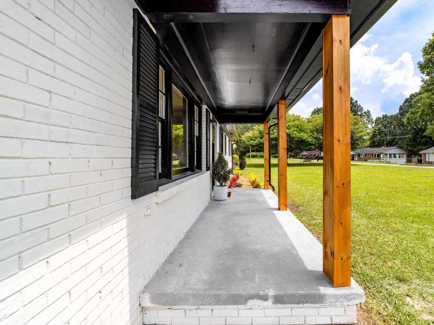 2610 Fairgreen Drive, Gastonia, NC 28056.  MLS# CAR4273614, YatesRealty ID 22701. 