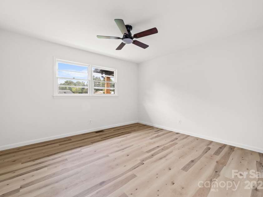 2610 Fairgreen Drive, Gastonia, NC 28056.  MLS# CAR4273614, YatesRealty ID 22701. Bedroom #1 of 3