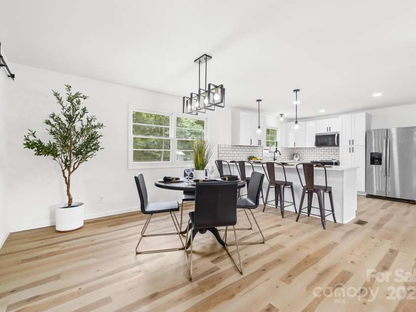 2610 Fairgreen Drive, Gastonia, NC 28056.  MLS# CAR4273614, YatesRealty ID 22701. Dining Area