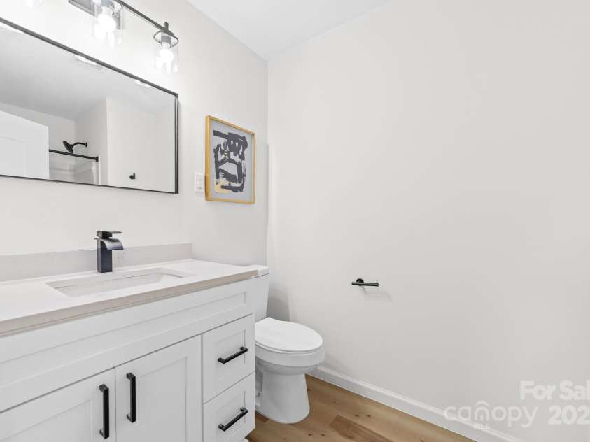 2610 Fairgreen Drive, Gastonia, NC 28056.  MLS# CAR4273614, YatesRealty ID 22701. Full Bath #1 of 2