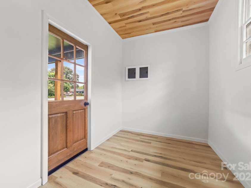 2610 Fairgreen Drive, Gastonia, NC 28056.  MLS# CAR4273614, YatesRealty ID 22701. Laundry Room (also location of water new heater)