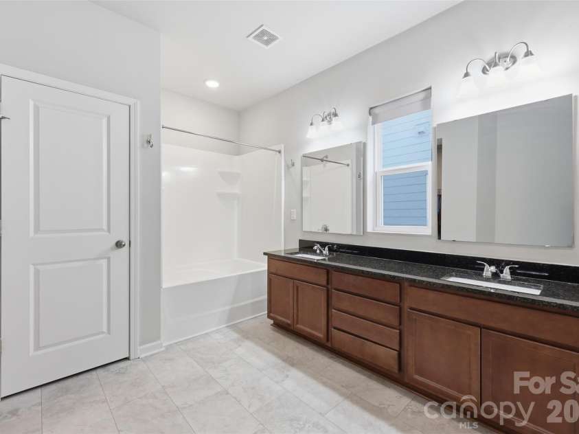446 Dudley Drive, Fort Mill, SC 29715.  MLS# CAR4372013, YatesRealty ID 22701. 