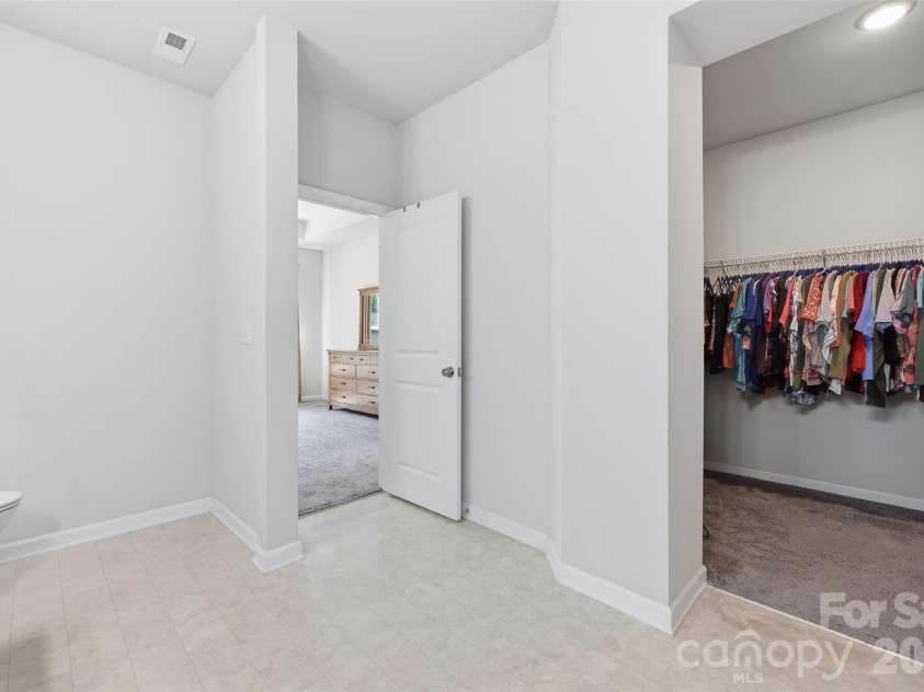 446 Dudley Drive, Fort Mill, SC 29715.  MLS# CAR4372013, YatesRealty ID 22701. 