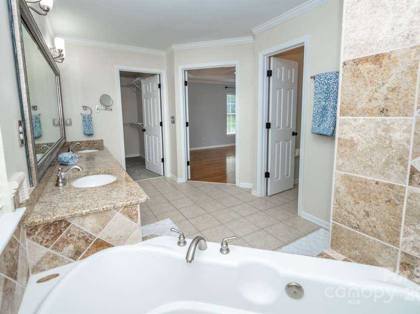 15406 Pepperwood Court, Huntersville, NC 28078.  MLS# CAR4254597, YatesRealty ID 22702. 