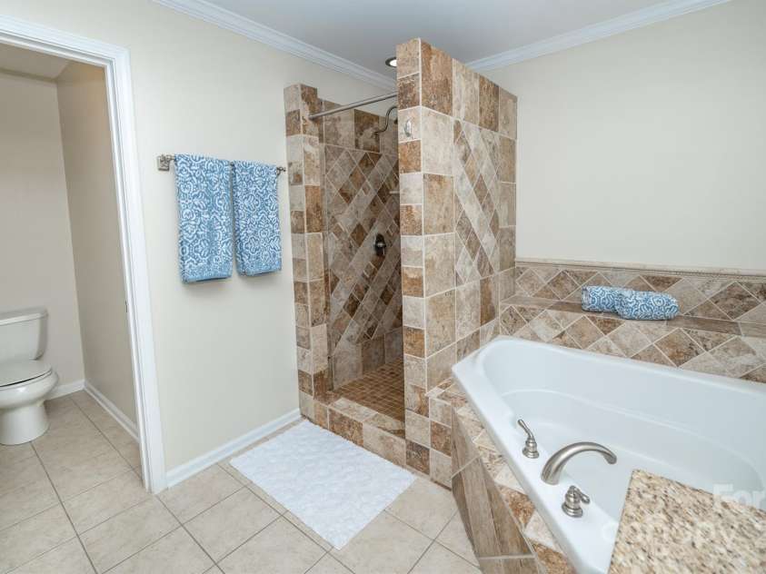 15406 Pepperwood Court, Huntersville, NC 28078.  MLS# CAR4254597, YatesRealty ID 22702. 