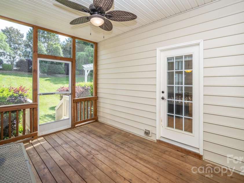 15406 Pepperwood Court, Huntersville, NC 28078.  MLS# CAR4254597, YatesRealty ID 22702. 