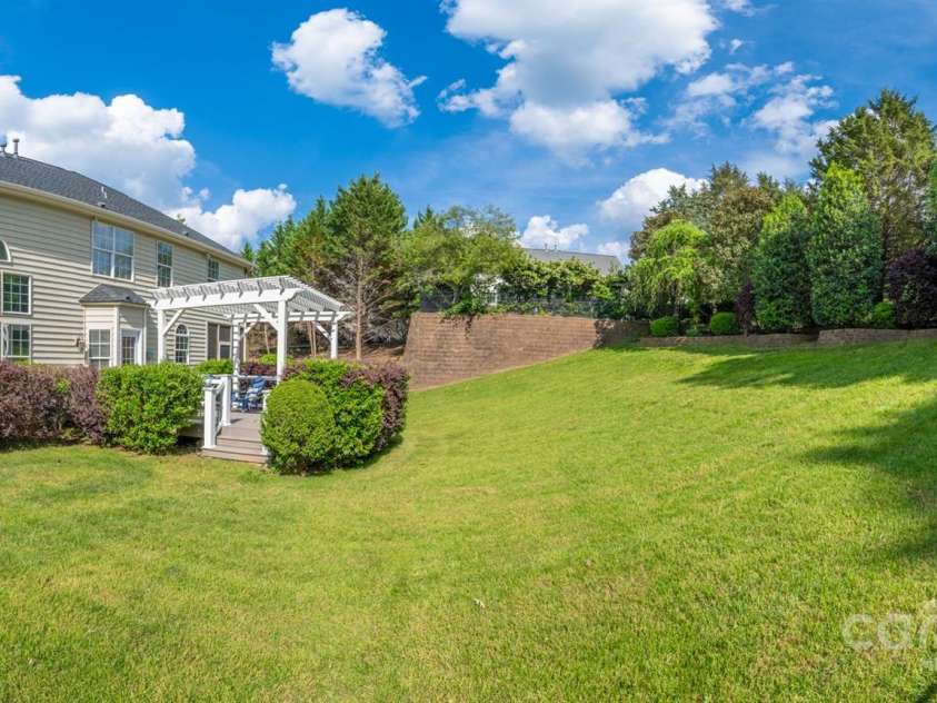 15406 Pepperwood Court, Huntersville, NC 28078.  MLS# CAR4254597, YatesRealty ID 22702. 