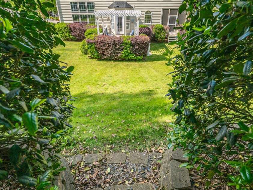 15406 Pepperwood Court, Huntersville, NC 28078.  MLS# CAR4254597, YatesRealty ID 22702. 