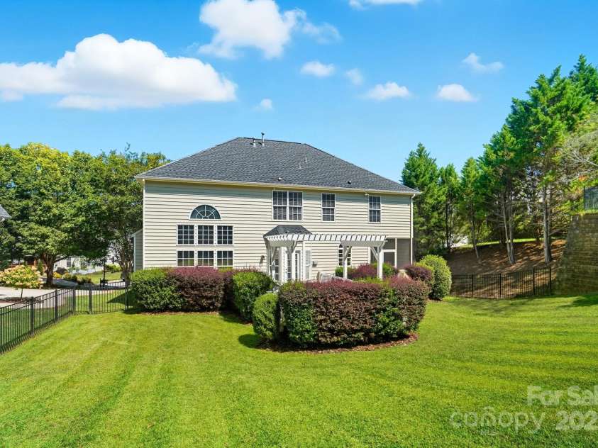 15406 Pepperwood Court, Huntersville, NC 28078.  MLS# CAR4301494, YatesRealty ID 22702. 