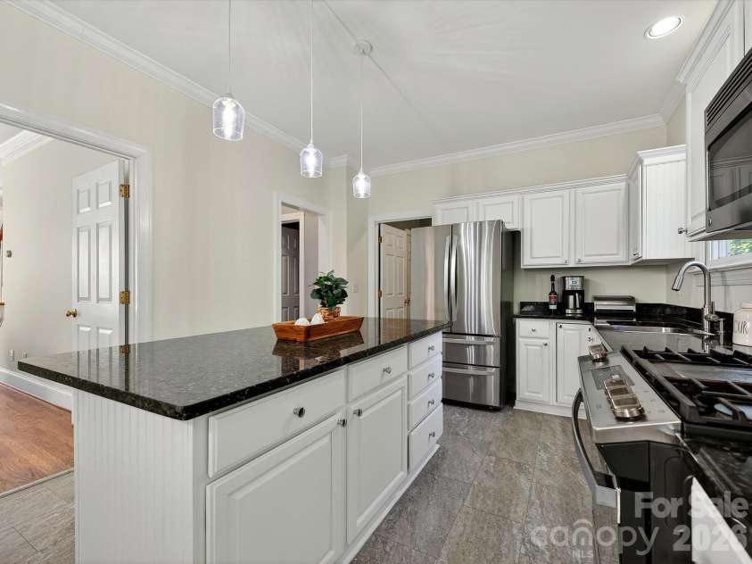 814 Stargard Court, Charlotte, NC 28270.  MLS# CAR4379760, YatesRealty ID 22702. 
