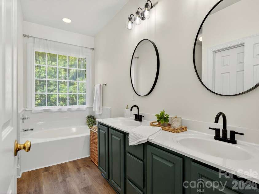 814 Stargard Court, Charlotte, NC 28270.  MLS# CAR4379760, YatesRealty ID 22702. 