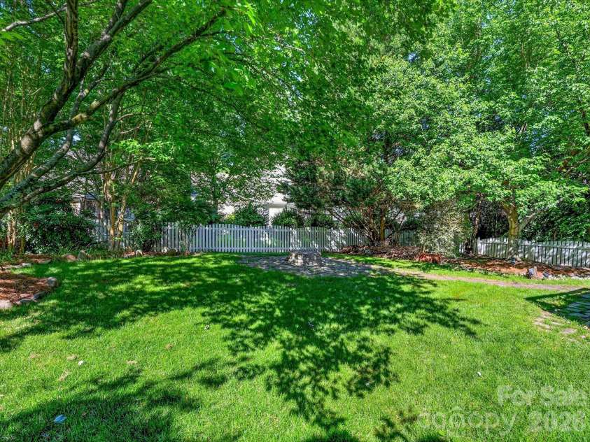 814 Stargard Court, Charlotte, NC 28270.  MLS# CAR4379760, YatesRealty ID 22702. 