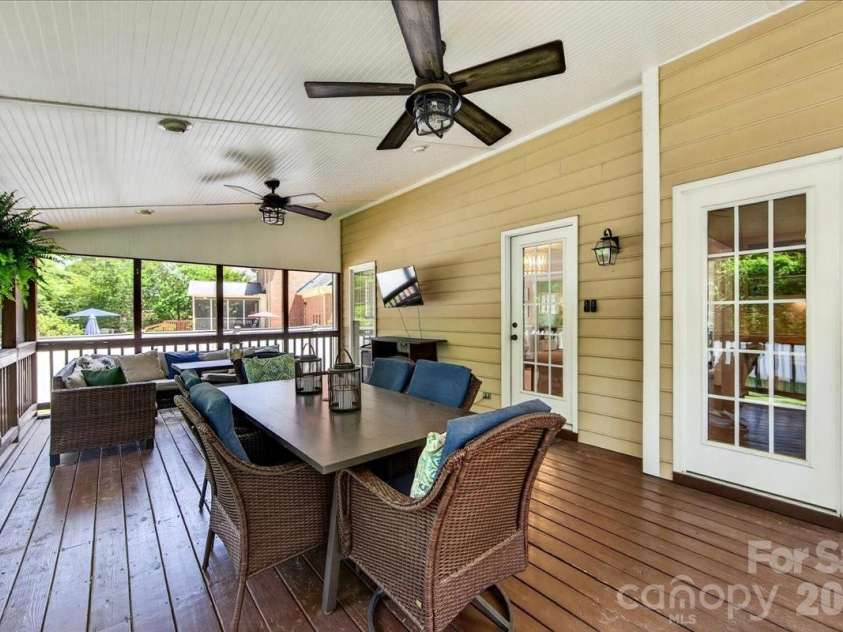 10216 Hollybrook Drive, Charlotte, NC 28277.  MLS# CAR4380428, YatesRealty ID 22703. 