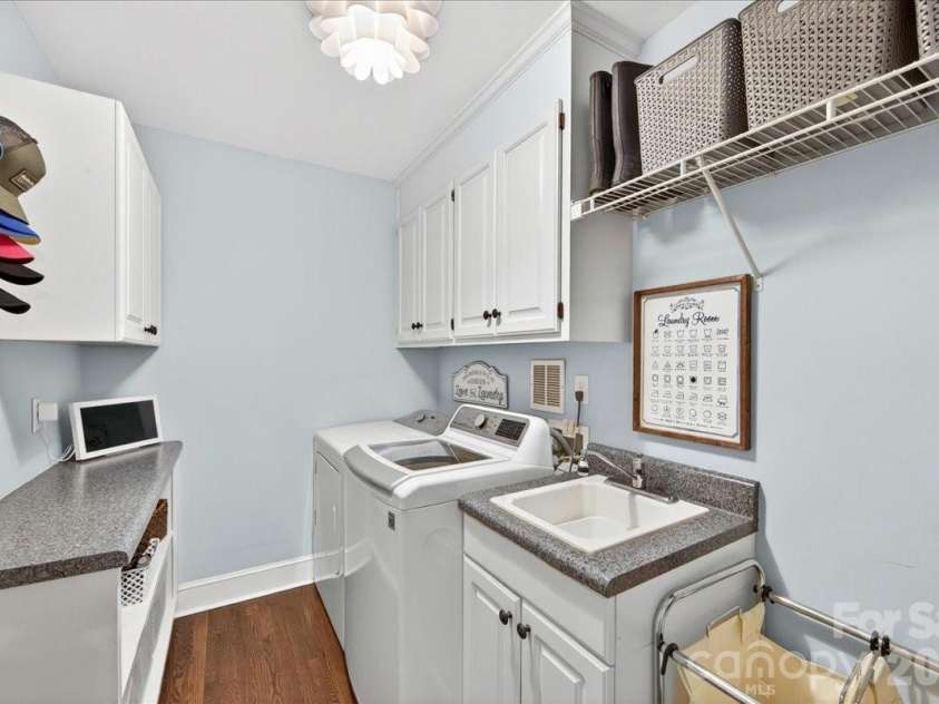 10216 Hollybrook Drive, Charlotte, NC 28277.  MLS# CAR4380428, YatesRealty ID 22703. 