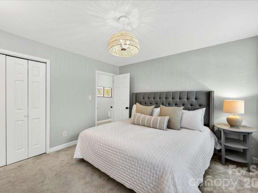 10216 Hollybrook Drive, Charlotte, NC 28277.  MLS# CAR4380428, YatesRealty ID 22703. 