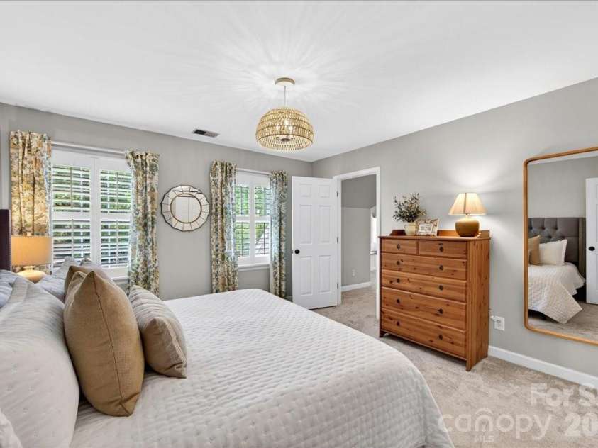 10216 Hollybrook Drive, Charlotte, NC 28277.  MLS# CAR4380428, YatesRealty ID 22703. 