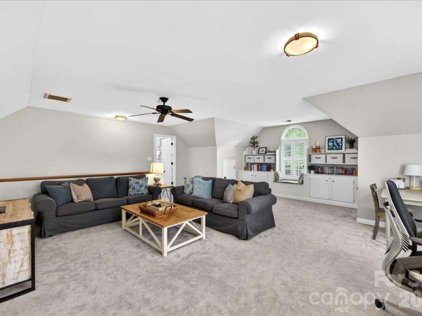 10216 Hollybrook Drive, Charlotte, NC 28277.  MLS# CAR4380428, YatesRealty ID 22703. 