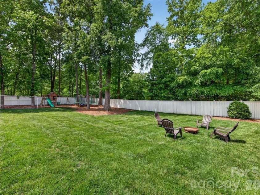 10216 Hollybrook Drive, Charlotte, NC 28277.  MLS# CAR4380428, YatesRealty ID 22703. 