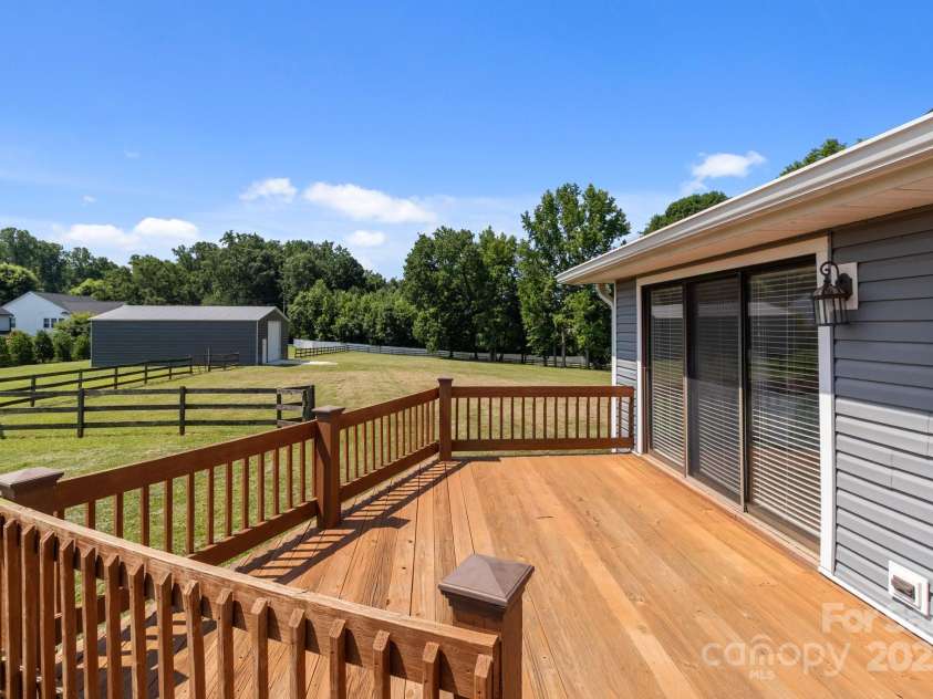 15020 Ranson Road, Huntersville, NC 28078.  MLS# CAR4266705, YatesRealty ID 22703. For both sides of this home