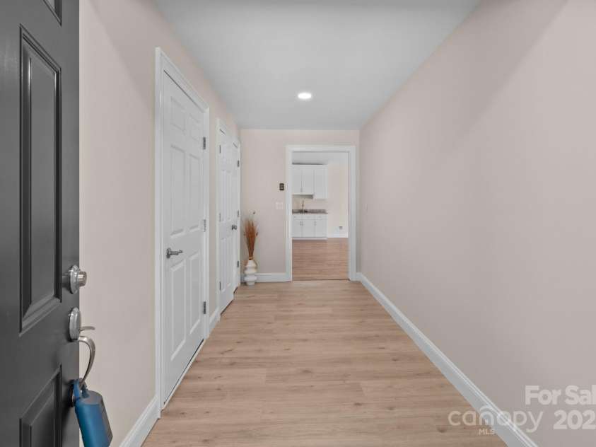 15020 Ranson Road, Huntersville, NC 28078.  MLS# CAR4266705, YatesRealty ID 22703. Newer side Left Entry