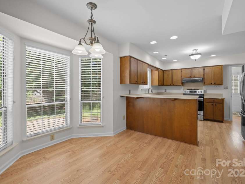 10600 Four Mile Creek Road, Charlotte, NC 28277.  MLS# CAR4271477, YatesRealty ID 22704. 