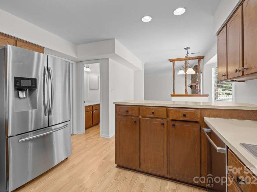 10600 Four Mile Creek Road, Charlotte, NC 28277.  MLS# CAR4271477, YatesRealty ID 22704. 