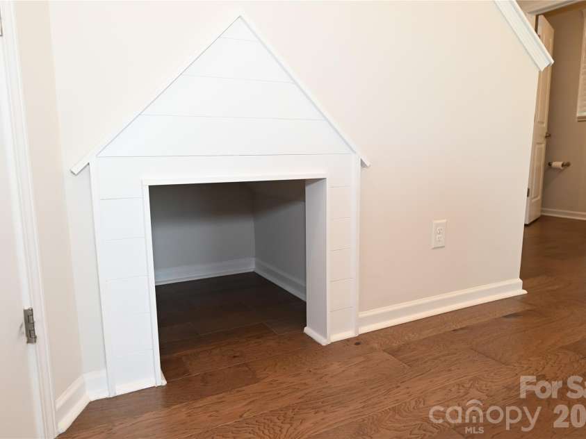 9037 Widden Way, Charlotte, NC 28269.  MLS# CAR4365841, YatesRealty ID 22705. 