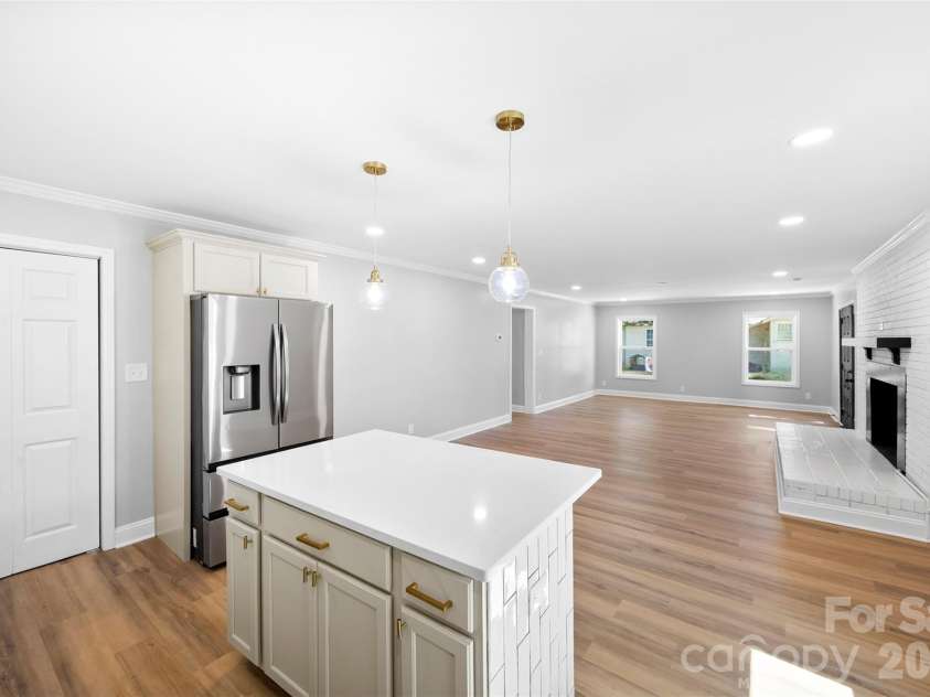 527 Bostian Avenue, Kannapolis, NC 28083.  MLS# CAR4347544, YatesRealty ID 22706. 