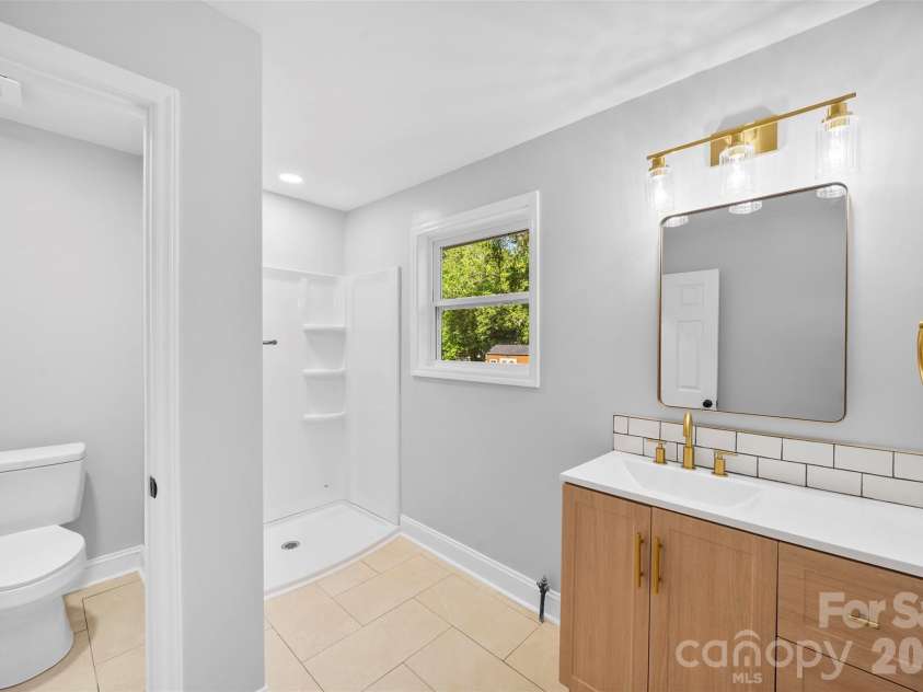 527 Bostian Avenue, Kannapolis, NC 28083.  MLS# CAR4347544, YatesRealty ID 22706. 