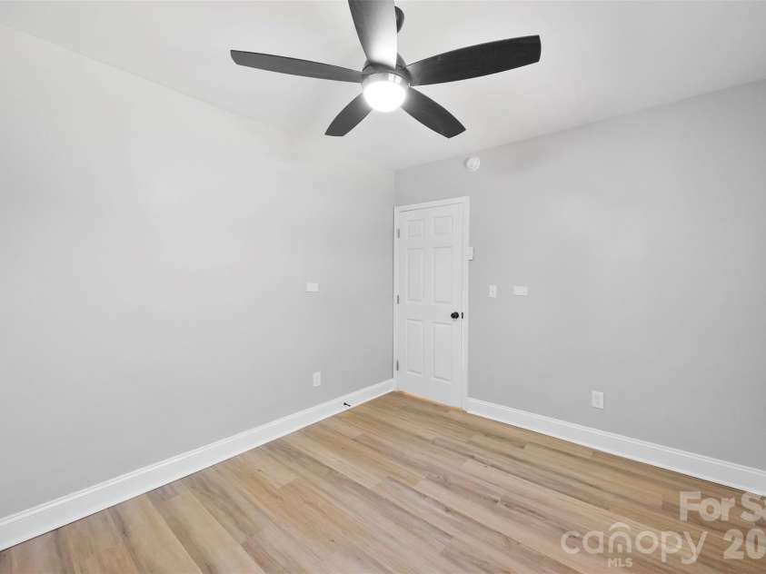 527 Bostian Avenue, Kannapolis, NC 28083.  MLS# CAR4347544, YatesRealty ID 22706. 
