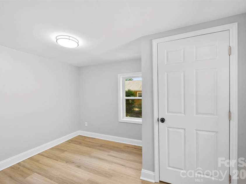 527 Bostian Avenue, Kannapolis, NC 28083.  MLS# CAR4347544, YatesRealty ID 22706. 