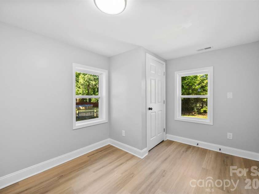 527 Bostian Avenue, Kannapolis, NC 28083.  MLS# CAR4347544, YatesRealty ID 22706. 