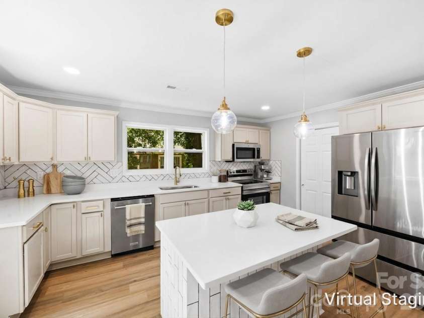 527 Bostian Avenue, Kannapolis, NC 28083.  MLS# CAR4347544, YatesRealty ID 22706. 