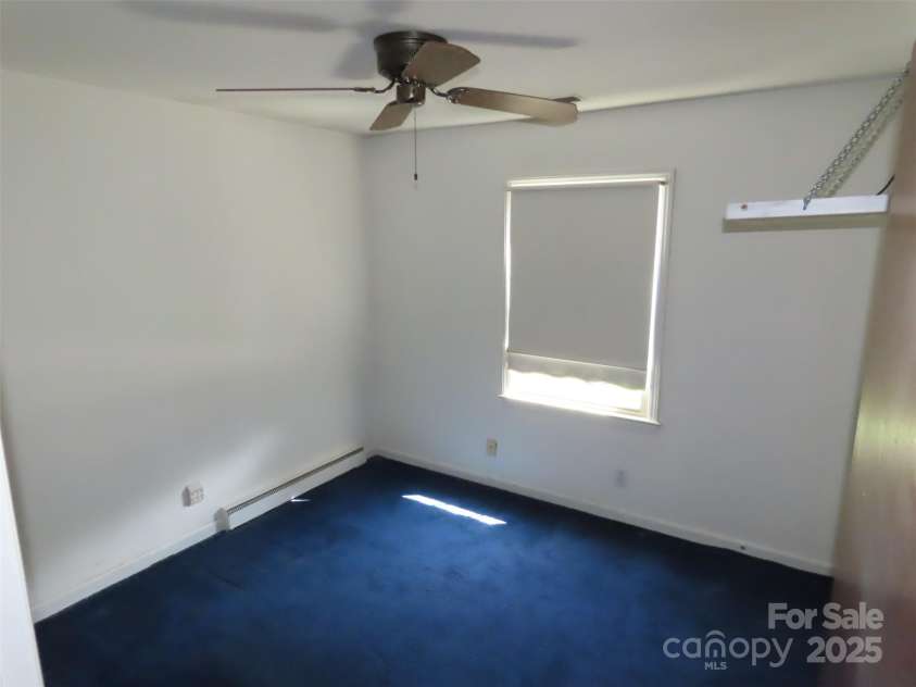 5823 Rupert Lane, Charlotte, NC 28215.  MLS# CAR4276006, YatesRealty ID 22706. 