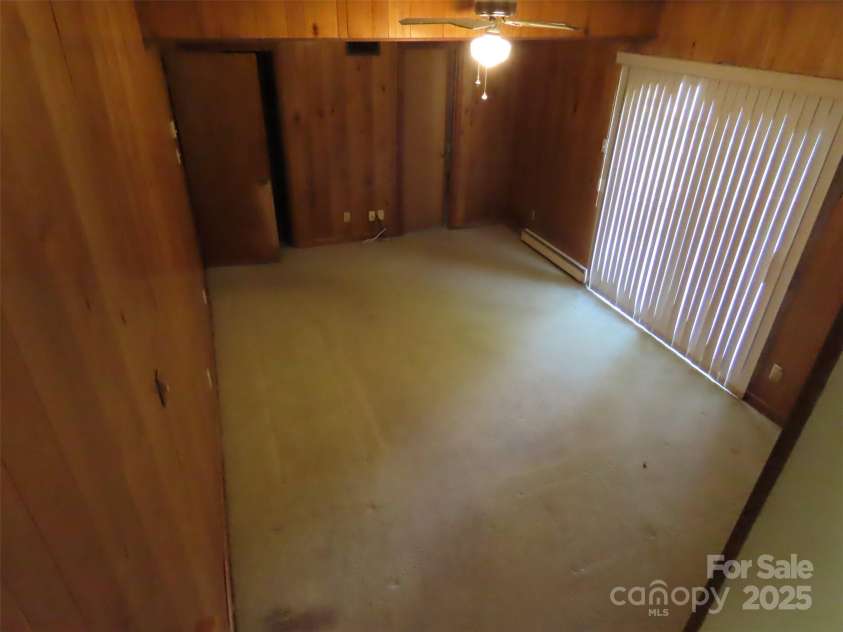 5823 Rupert Lane, Charlotte, NC 28215.  MLS# CAR4276006, YatesRealty ID 22706. 