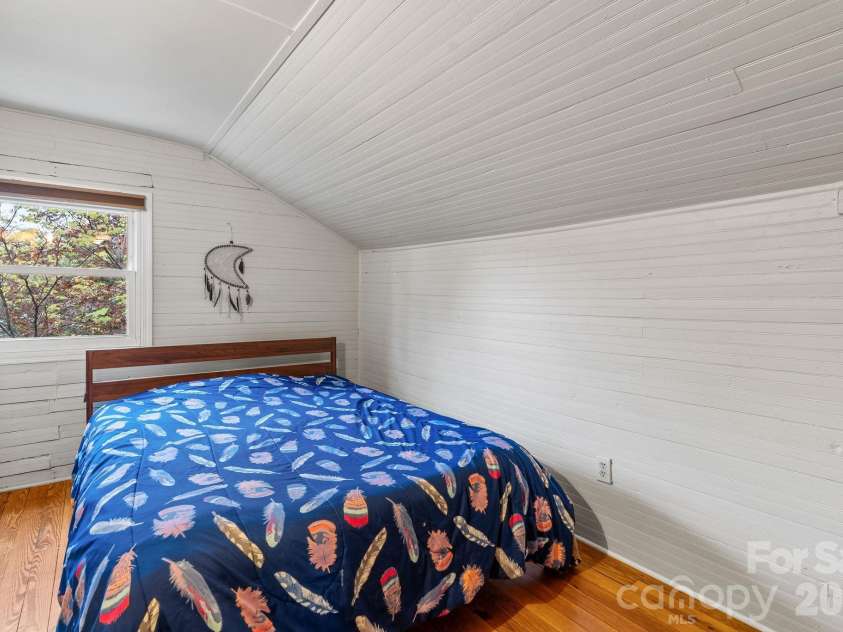 1 Ridgefield Place, Asheville, NC 28803.  MLS# CAR4357562, YatesRealty ID 22707. 