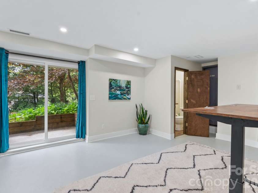 1 Ridgefield Place, Asheville, NC 28803.  MLS# CAR4357562, YatesRealty ID 22707. 