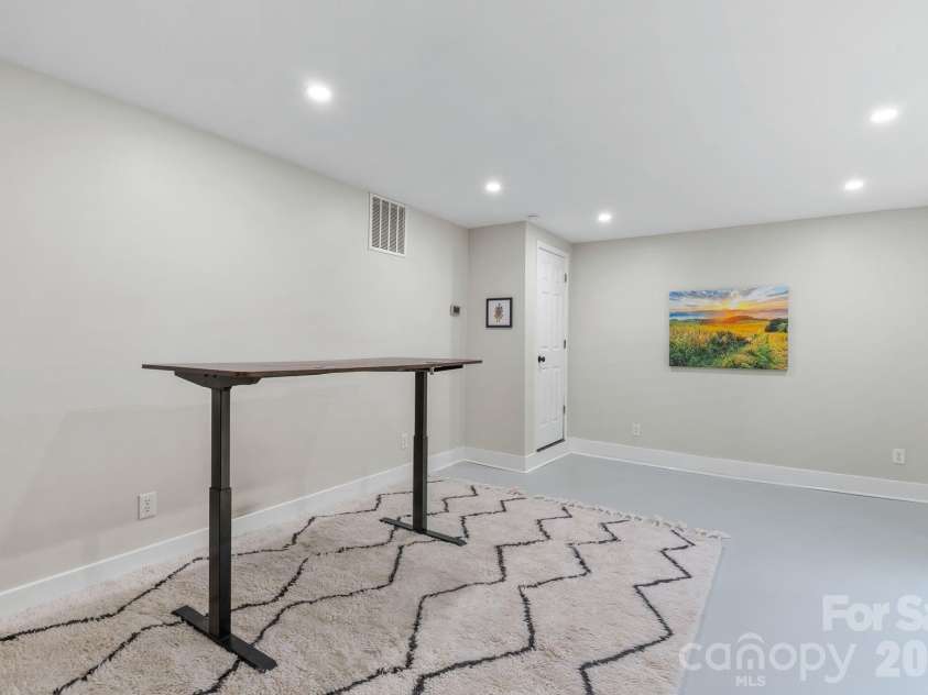 1 Ridgefield Place, Asheville, NC 28803.  MLS# CAR4357562, YatesRealty ID 22707. 